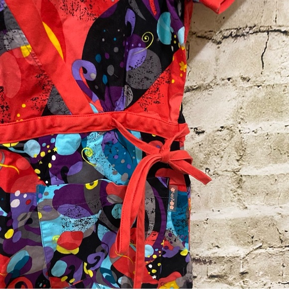 Koi Red Multicolor Abstract V Neck Tie Waist Kathryn Scrub Top - Picture 3 of 6